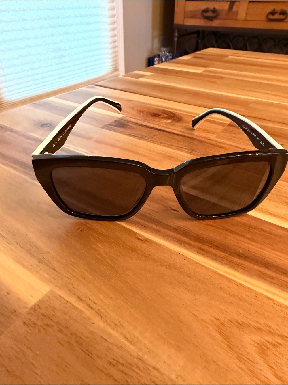Blenders Black Limo sunglasses *soldout online*